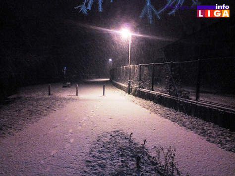 IL-sneg5 Snežna vejavica u ponoć (VIDEO)