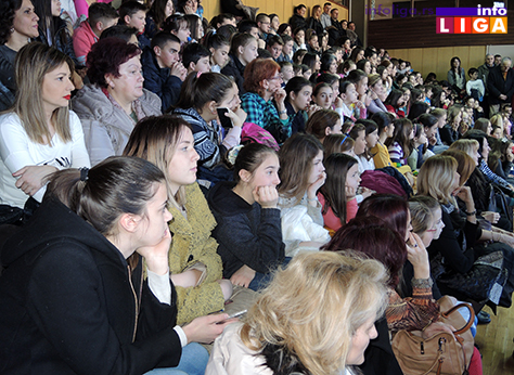 IL-OS-Sv.Sava-publika Školska slava Sveti Sava (VIDEO)