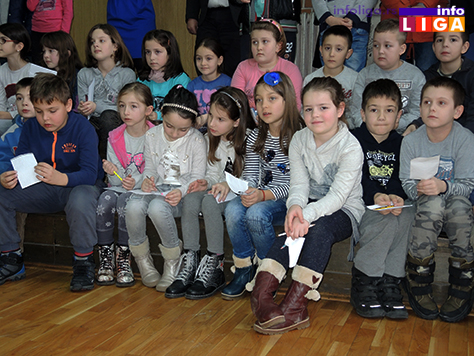 IL-rsum-i-deca Ršum obradovao svojom posetom osnovce