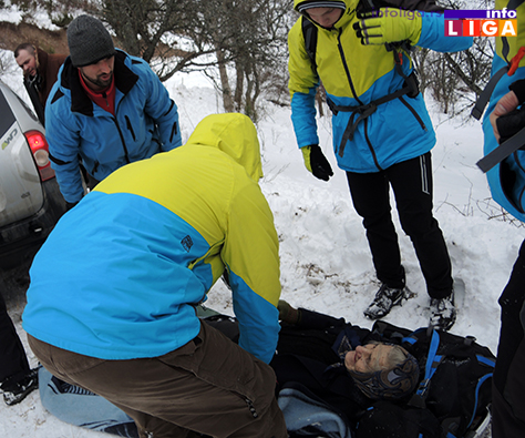 IL-spasavanje-bake-4 Izvlačili iz smetova bolesnu staricu