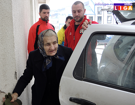 IL-spasavanje-bake-6 Izvlačili iz smetova bolesnu staricu