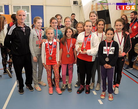 IL-Mladje-pionirke-trece-mesto-OK-Prilike Preko 200 devojčica učestvovalo na Vaskršnjem odbojkaškom turniru