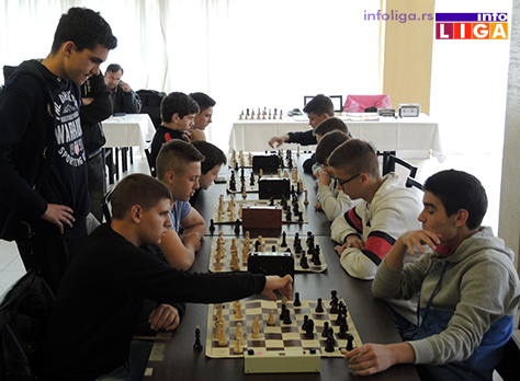 IL-turnir-sah-vaskrs-decaci2 Vaskršnji turnir u šahu okupio oko 30 učesnika