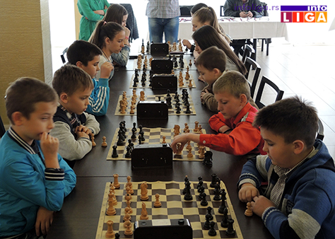 IL-turnir-sah-vaskrs-decaci3 Vaskršnji turnir u šahu okupio oko 30 učesnika