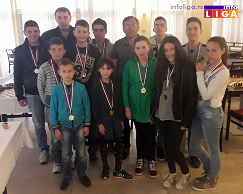 IL-turnir-sah-vaskrs-nagradjeni Vaskršnji turnir u šahu okupio oko 30 učesnika