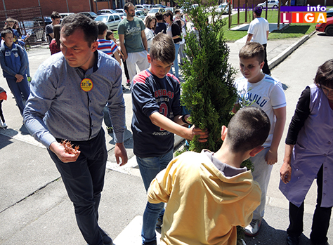 IL-bez-diskriminacije-3 Druženjem, cvećem i kreativnim porukama protiv diskriminacije