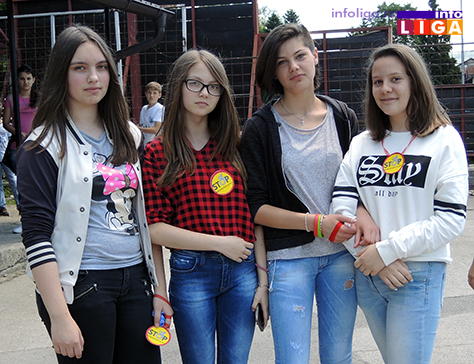 IL-bez-diskriminacije-drugarice Druženjem, cvećem i kreativnim porukama protiv diskriminacije