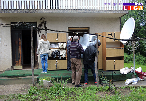 IL-kuca-za-iseljenje-namestaj Uroša sa porodicom brat izbacio iz kuće na ulicu (VIDEO)