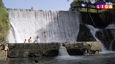 IL-naper-vodopad ''Simfonija za rušenje'' mosta čeka izvođača radova