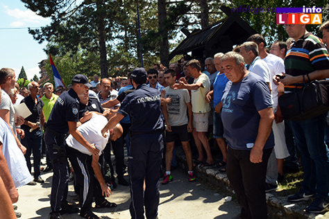 IL-protest-malinara-5 Zahtev malinara je cena 1,83 evra ili 7.jula blokiraju sve hladnjače u Srbiji