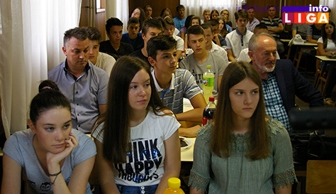 IL-vukovci-odlikasi-20173 Predsednik opštine Ivanjica ugostio i nagradio najbolje učenike