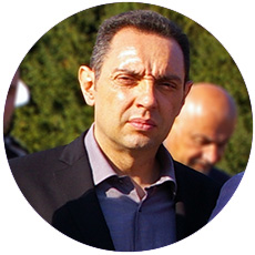 IL-aleksandar-vulin Premijerka i ministar odbrane u poseti preduzeću "Milan Blagojević" Lučani