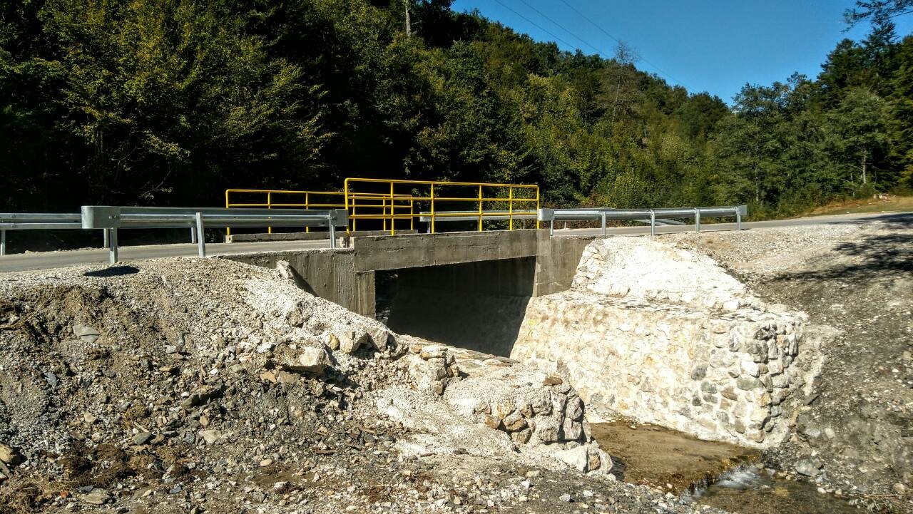 media-share-0-02-05-4f7cf5a326d049897c0e6ee70249ff8435259a5a99039a25a0c29394a6f9c956-Picture Osonica – sanacija udarnih rupa i klizišta, otvoren novi most za Boškoviće