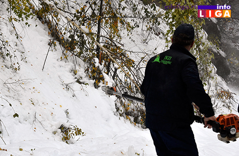 IL-bratljevo-bez-struje3 Danonoćno radili da bi struja stigla u selo a sada stare uz sveću