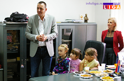 IL-prijem-kod-predsednika-decija-nedelja2 Deca se družila sa predsednikom opštine a kasnije uživala na predstavi