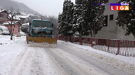 IL-sneg-cistac Apel: Ledeni dani ugrožavaju bezbednost - oprezno!