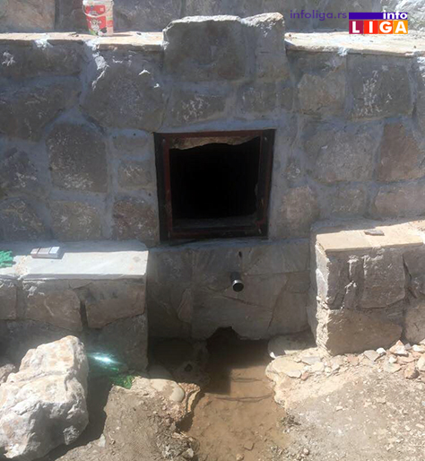 IL-sporna-cesma-voda2 Izvor sa vodom na sudu