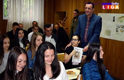 IL-vukovci3 Lokalna samouprava nagradila najbolje učenike