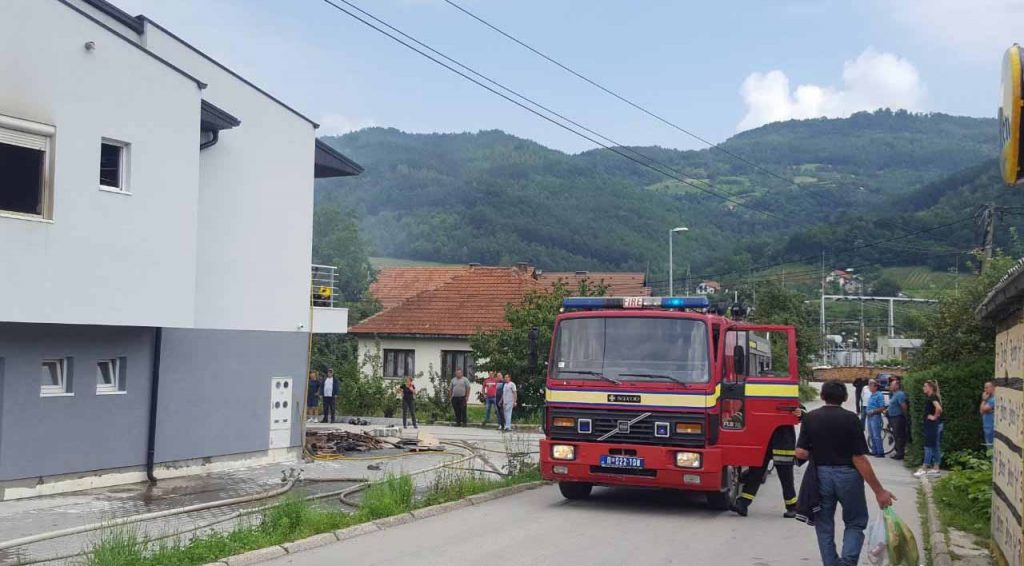 il-pozar-senjak-1024x566 Požar u ivanjičkom naselju Senjak