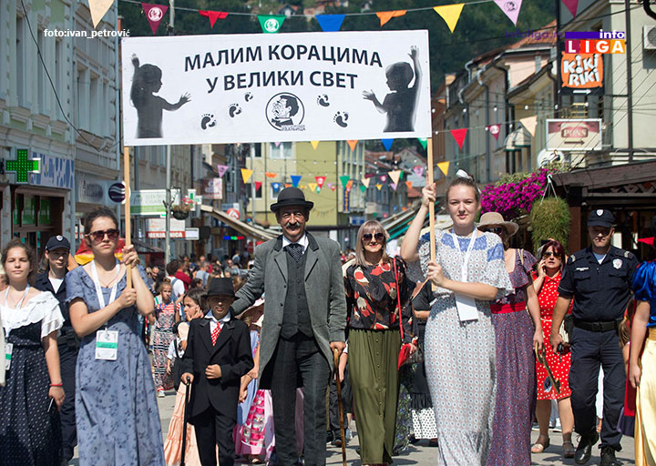 IL-nusicijada-2018-mala-parada-1 Počela Nušićijada - Ivanjicom od danas pa do nedelje vlada Nušić