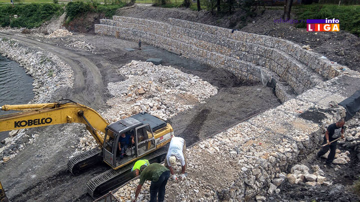 IL-obalutvrda-parkp4 Korito reke Moravice veliko gradilište