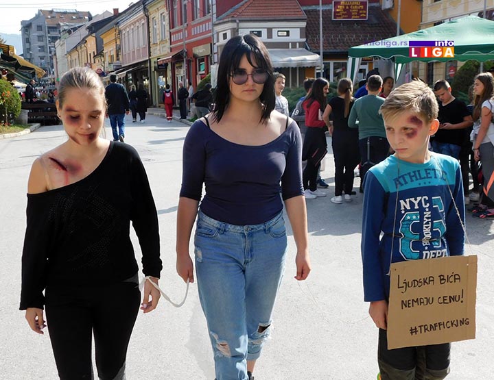 IL-crveni-krst-stop-trgovini-ljudima-4 Volonteri Crvenog krsta Ivanjica obeležili ''Evropski dan borbe protiv trgovine ljudima''