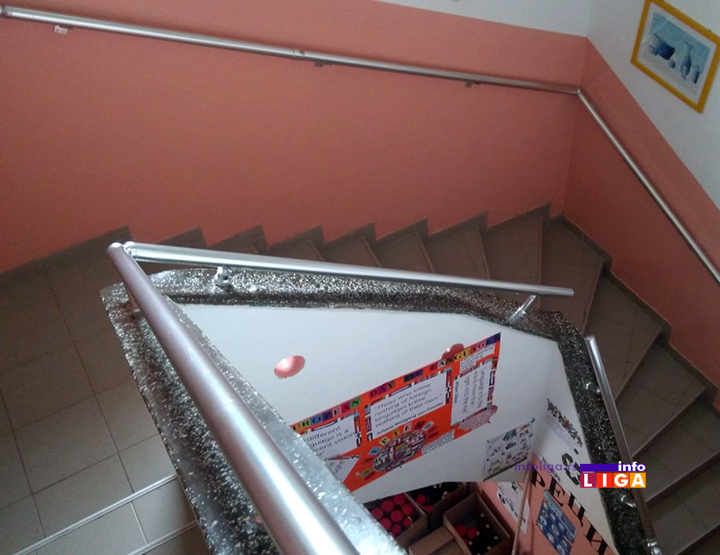 IL-os-medjurecje-stepenice Tri računara i preko 200 knjiga za školarce u Međurečju