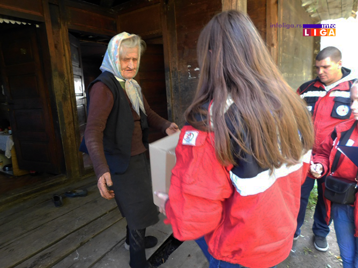 IL-paket-crveni-krst-ruralno-podrucje-2 Paketi i pomoć starijim osobama sa ruralnog područja opštine Ivanjica