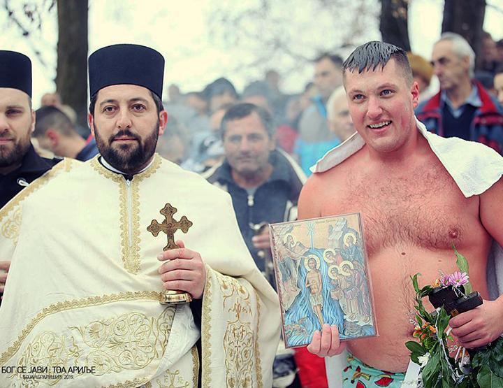 IL-bogojavljanje-arilje-1 Sila prvi do Časnog krsta - motiv će vas potpuno raznežiti