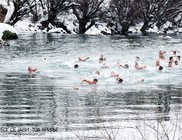 IL-bogojavljanje-arilje-2 Sila prvi do Časnog krsta - motiv će vas potpuno raznežiti