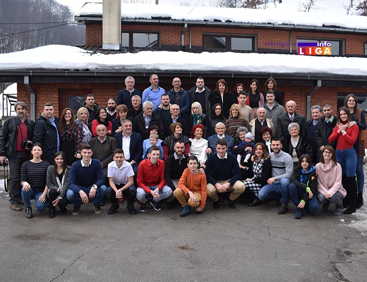 IL-cojbasici-pet-generacija Na okupu pet generacija porodice Ćojbašić iz Ivanjice (VIDEO)