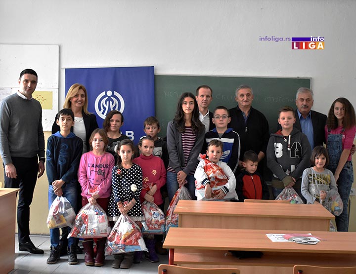 IL-dunav-bratljevo-paketici-1 Kompanija Dunav osiguranje obradovala mališane škole u Bratljevu (VIDEO)