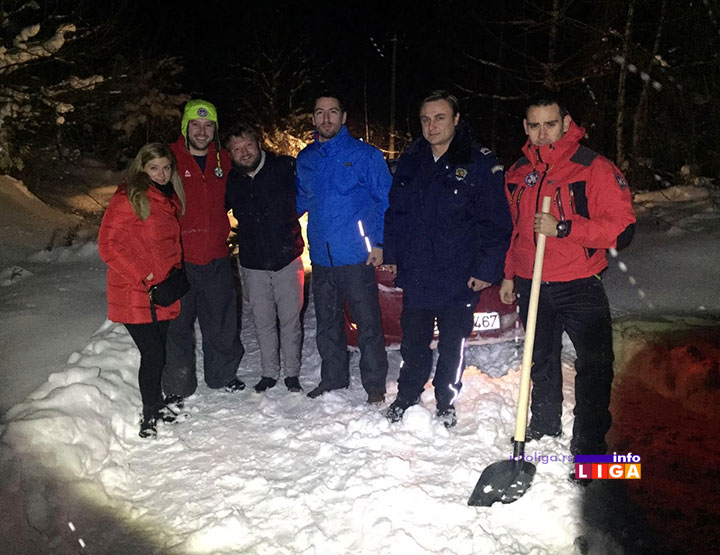 IL-rusi-zaglavljeni-na-goliji Rusi krenuli na more a završili zaglavljeni u snežnim smetovima Golije