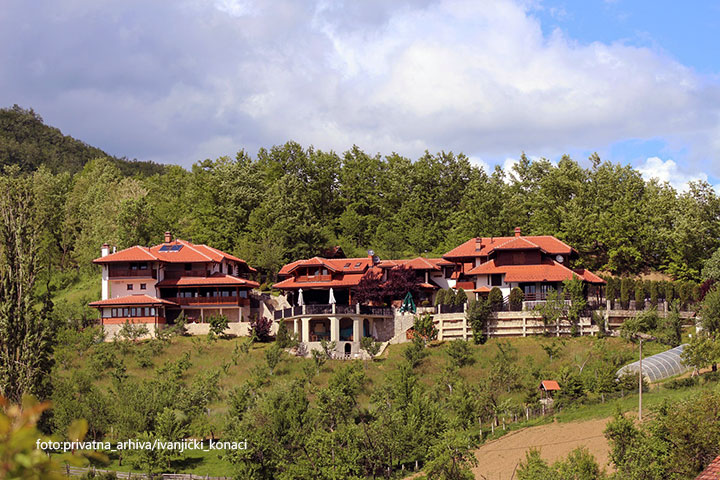 IL-ivanjicki-konaci-7 Ivanjički konaci – vaše parče raja