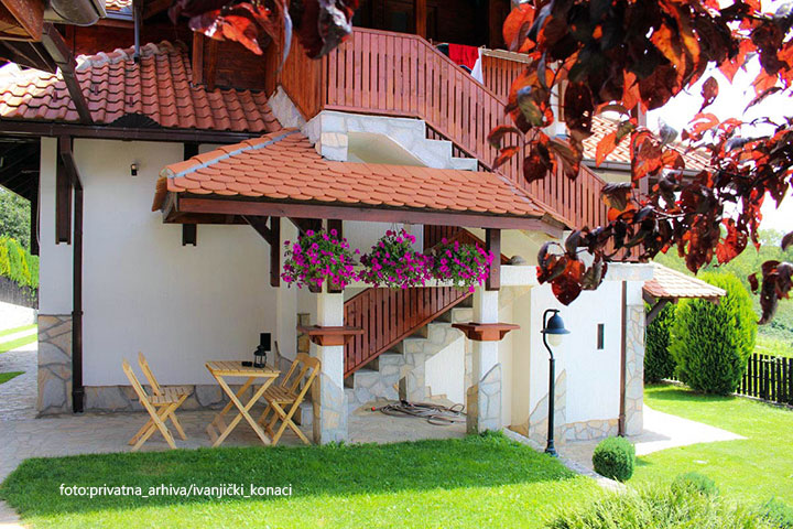 IL-ivanjicki-konaci-9 Ivanjički konaci – vaše parče raja