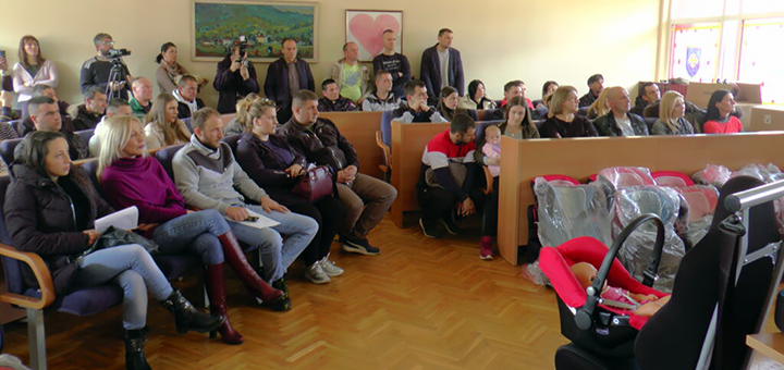 IL-sedista-cajetina-80-2 Podeljeno 80 auto sedišta u opštini Čajetina