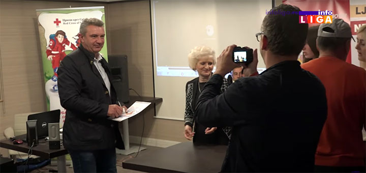 IL-priznanja-crveni-krst Dodeljena priznanja povodom svetskog dana Crvenog krsta (VIDEO)