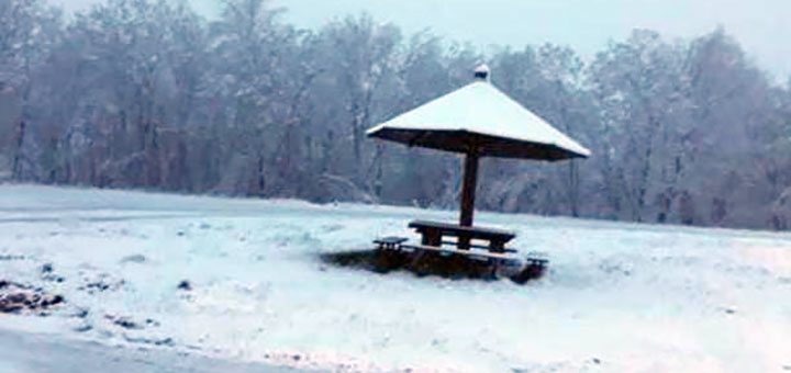 IL-sneg-u-maju-javor2 Sneg veje u višim predelima Ivanjice (VIDEO)