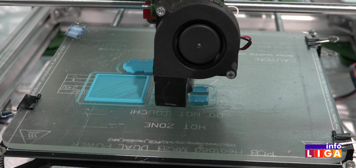 IL-sajam-obrazovanja Na Sajmu obrazovanja u Ivanjici pažnju privukao 3D štampač studenta iz Kraljeva (VIDEO)