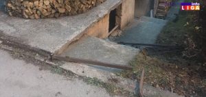 IL-Ulica-Milojice-Nikolica-otkinuta-ograda-300x142 Meštani ulice Milojice Nikolića u strahu od bahatih vozača : ''Ostao sam bez ograde. Sledeći put će mi uleteti u spavaću sobu!''
