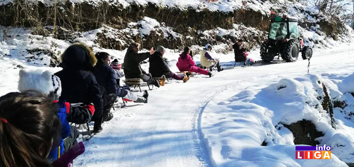 IL-Bozicna-voznja Snežna avantura dvadesetak mališana iz Prilika kod Ivanjice (VIDEO)