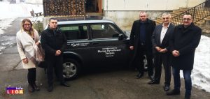IL-Donacija-za-Uča-Lada-Niva-priompredaja-ključeva--300x142 BRAVO! Stigla Lada Niva za Uča i dečicu iz Bratljeva (VIDEO)