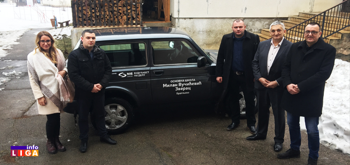 IL-Donacija-za-Uča-Lada-Niva-priompredaja-ključeva- Sveti Sava u znaku humanosti : Devojčica donirala kosu za obolele, deca sa Golije dobila Nivu (VIDEO)