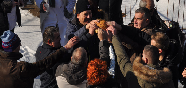 IL-Sokace-Bozic U sokačetu prijateljstva u Ivanjici na specifičan način obeležen Božić (VIDEO)