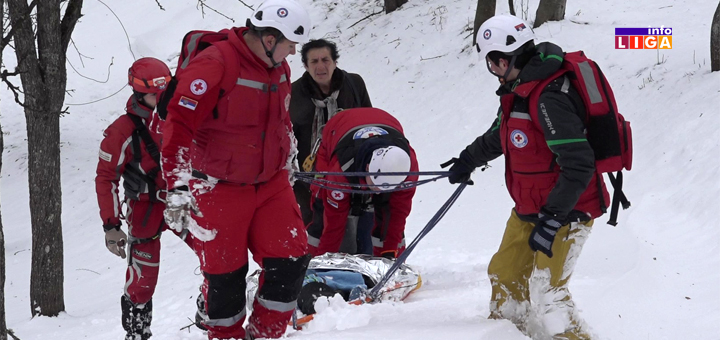 IL-Akcija-spasavanja- Ivanjičani izvukli bolesnika iz snežnih smetova (VIDEO)