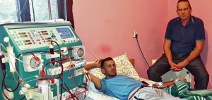 Il-Braća-Vasilijevic-iz-Arilja-pomoc-300x142 Tužna priča braće iz Arilja - Bolesni i sami na svetu sa dijalize moraju u nadnicu