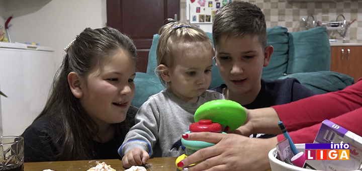 il-deca-katarina Nakon godinu dana od nesvakidašnjeg porođaja u kolima majka iz Ivanjice seća se svakog detalja te zimske večeri (VIDEO)