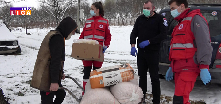 Il-Pomoc-starijim-licima- Ivanjičani svakodnevno dostavljaju pomoć starim licima i na najudaljenije adrese (VIDEO)