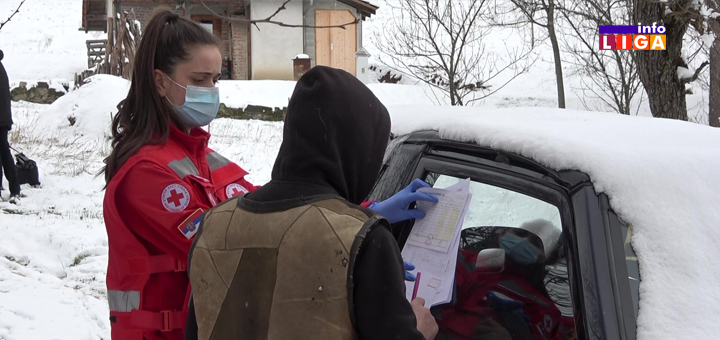 Il-Pomoc-starijim-licima-2 Ivanjičani svakodnevno dostavljaju pomoć starim licima i na najudaljenije adrese (VIDEO)