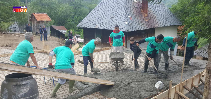il-kalusevici-radovi-kuca Ivanjica-Celo selo složno gradi dom Kaluševićima (VIDEO)